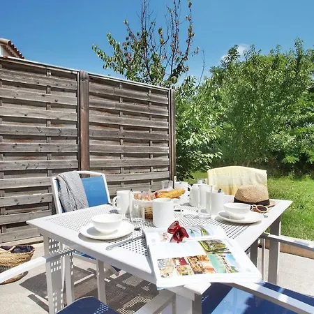Terres De France - De La Cabre D'or 3* Cabriès